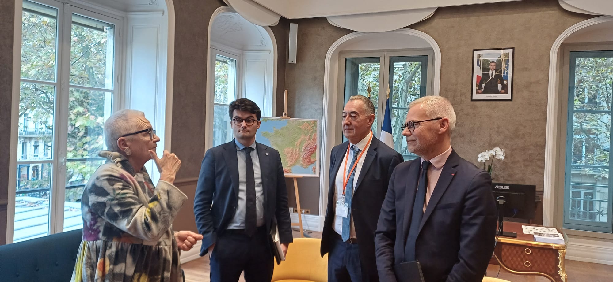 Rencontre de la ministre déléguée chargée de la ruralité, du commerce et de l'artisanat, Françoise Gatel